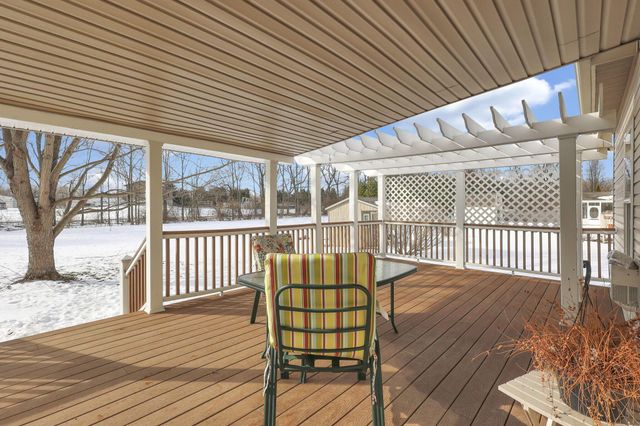 402 Shawnee Loop S, Pataskala, OH 43062