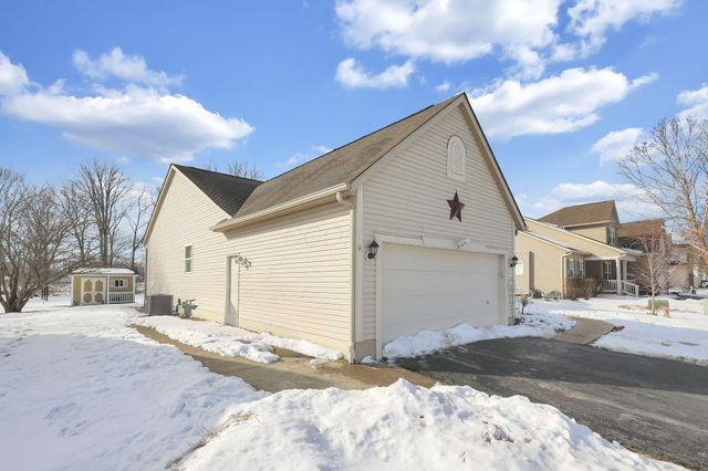 402 Shawnee Loop S, Pataskala, OH 43062