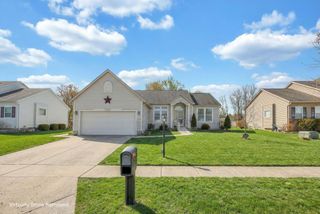 402 Shawnee Loop S, Pataskala, OH 43062