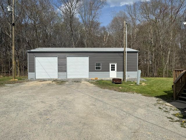 98 Brooks Lane, Russell Springs, KY 42642