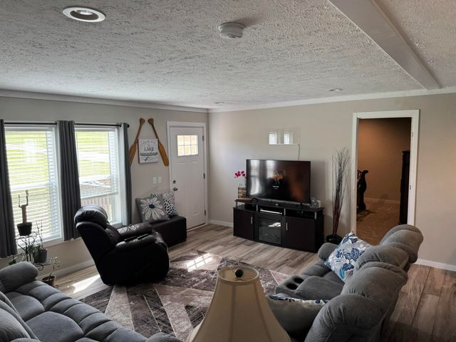 98 Brooks Lane, Russell Springs, KY 42642