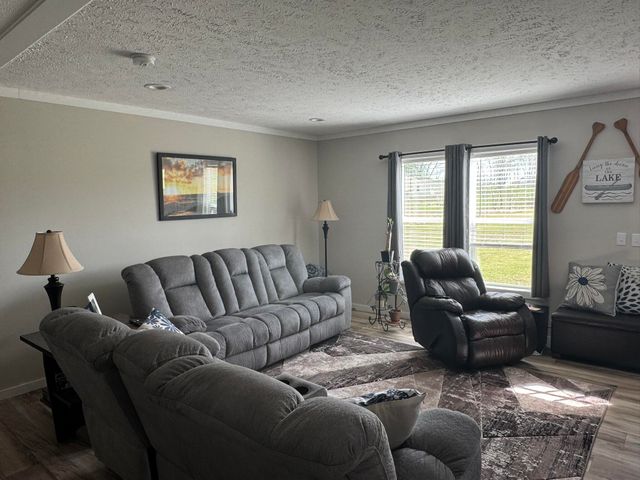 98 Brooks Lane, Russell Springs, KY 42642