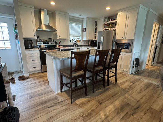 98 Brooks Lane, Russell Springs, KY 42642