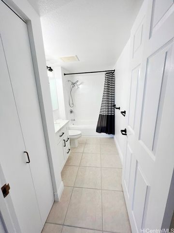 3075 Ala Poha Place 711, Honolulu, HI 96818