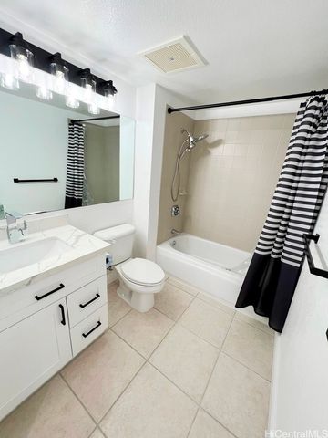 3075 Ala Poha Place 711, Honolulu, HI 96818