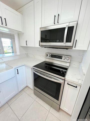 3075 Ala Poha Place 711, Honolulu, HI 96818