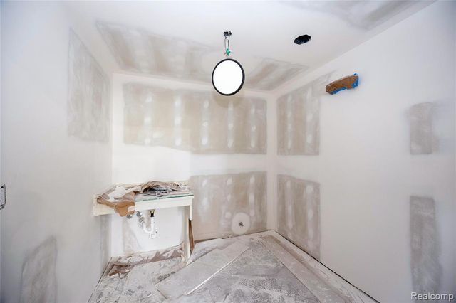 34794 Plymouth Road, Livonia, MI 48150