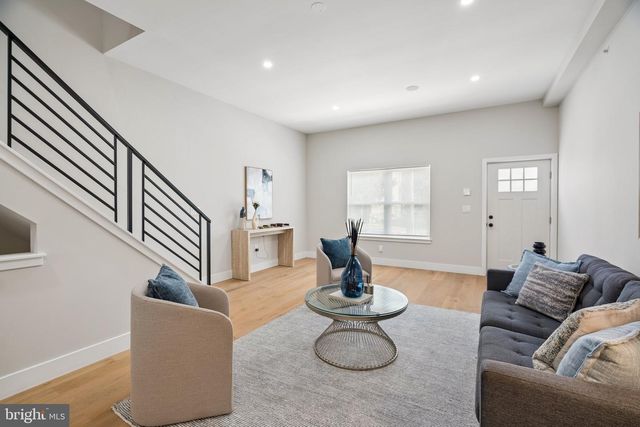 609 E LOCUST AVE, Philadelphia, PA 19144