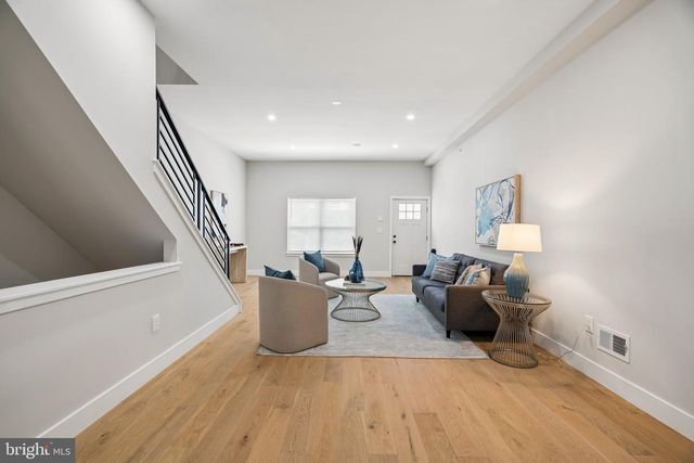 609 E LOCUST AVE, Philadelphia, PA 19144