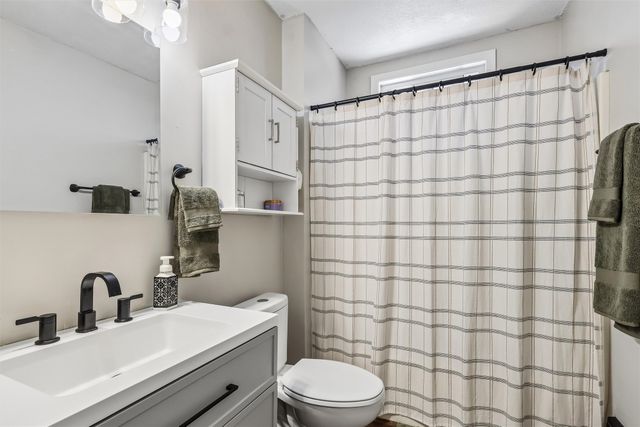 2419 35th Street, Des Moines, IA 50310