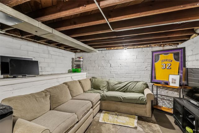 2419 35th Street, Des Moines, IA 50310