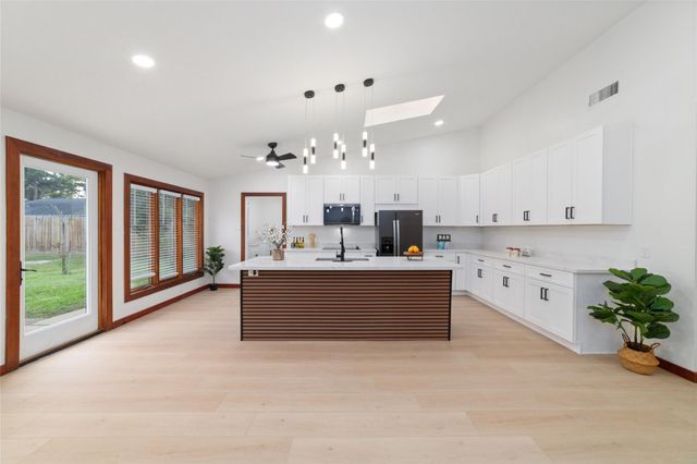 11411 Ash Creek Drive, Houston, TX 77043