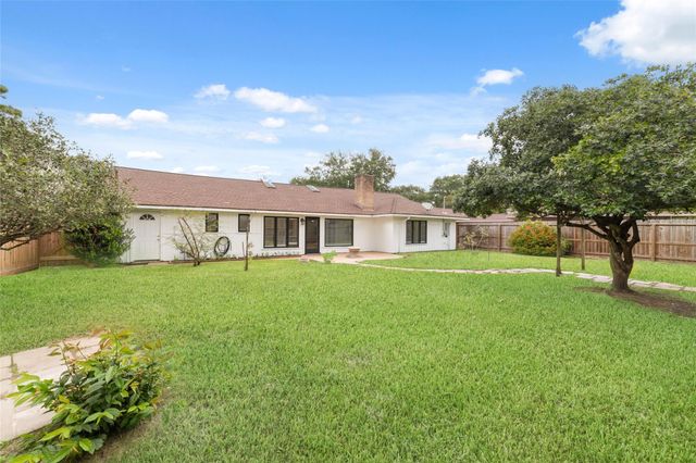 11411 Ash Creek Drive, Houston, TX 77043