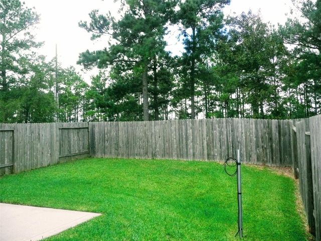 39 Woodland Hills Drive B, Conroe, TX 77303