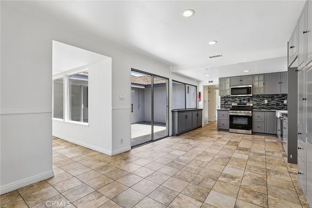 1760 N Glenview, Anaheim, CA 92807