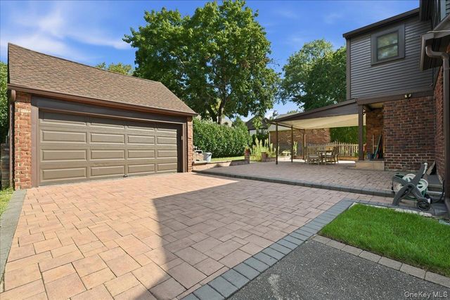 201 Glenmore Street, East Williston, NY 11596