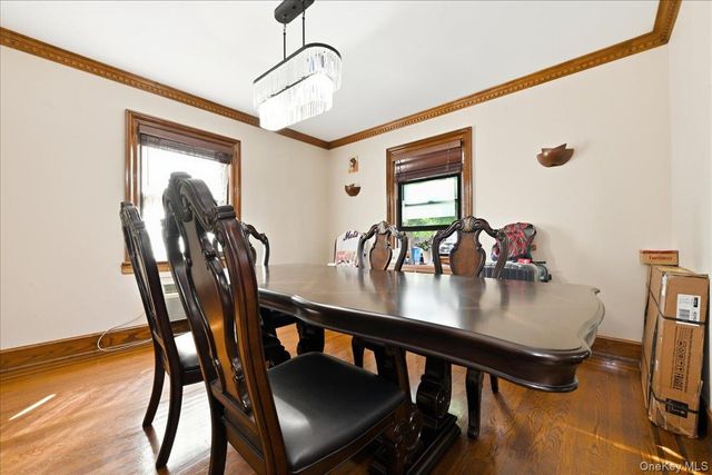 201 Glenmore Street, East Williston, NY 11596