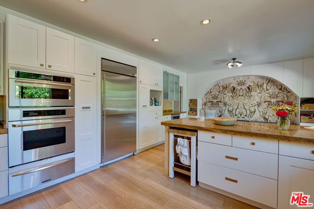 1902 Granville Avenue, Los Angeles, CA 90025