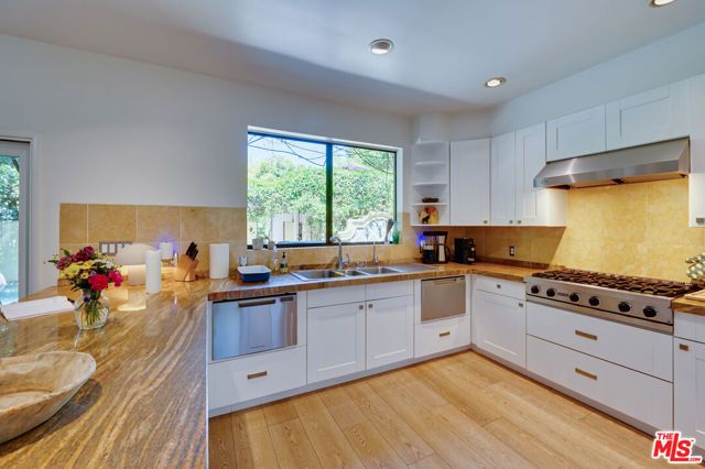 1902 Granville Avenue, Los Angeles, CA 90025