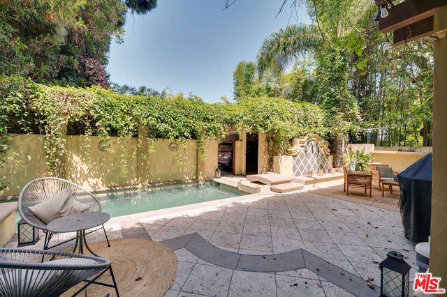 1902 Granville Avenue, Los Angeles, CA 90025
