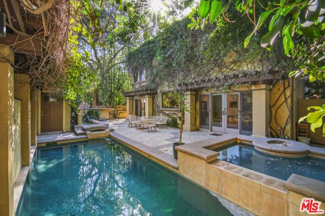 1902 Granville Avenue, Los Angeles, CA 90025