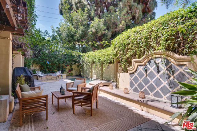 1902 Granville Avenue, Los Angeles, CA 90025