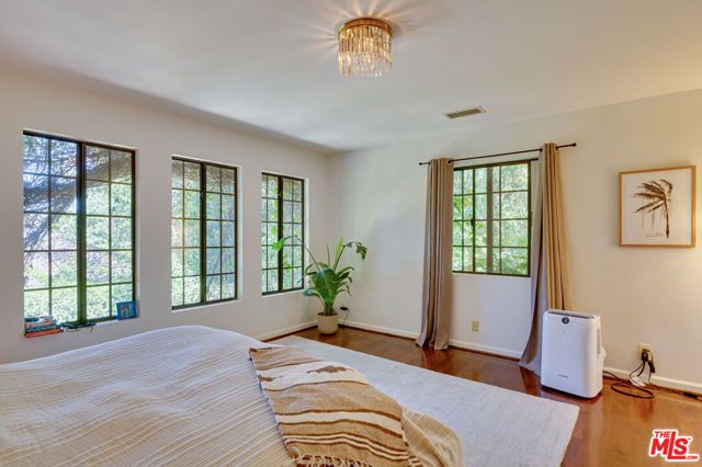 1902 Granville Avenue, Los Angeles, CA 90025