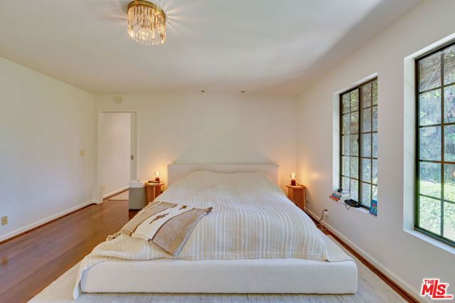 1902 Granville Avenue, Los Angeles, CA 90025