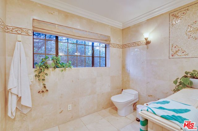 1902 Granville Avenue, Los Angeles, CA 90025