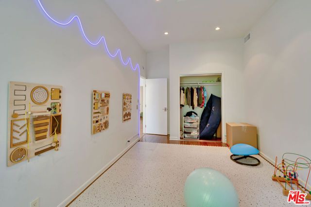 1902 Granville Avenue, Los Angeles, CA 90025