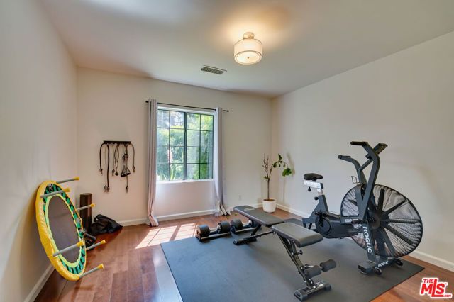 1902 Granville Avenue, Los Angeles, CA 90025