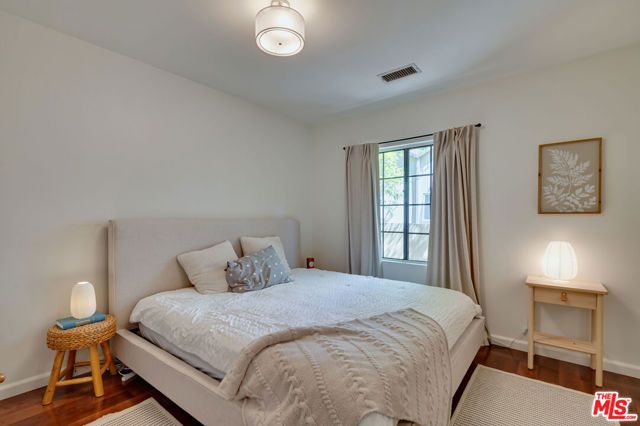 1902 Granville Avenue, Los Angeles, CA 90025