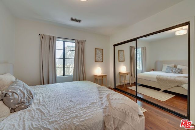 1902 Granville Avenue, Los Angeles, CA 90025