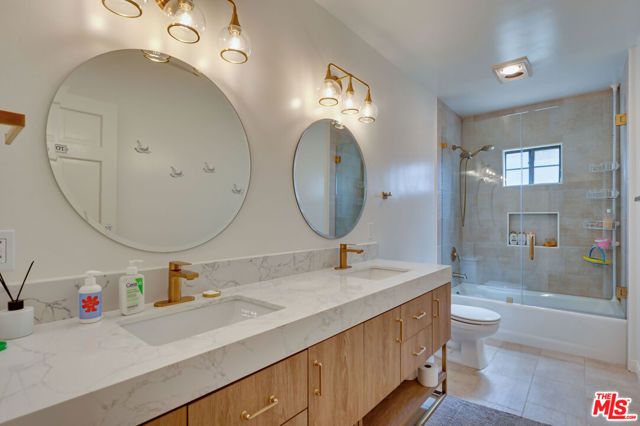 1902 Granville Avenue, Los Angeles, CA 90025