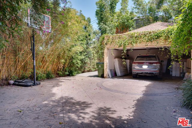 1902 Granville Avenue, Los Angeles, CA 90025