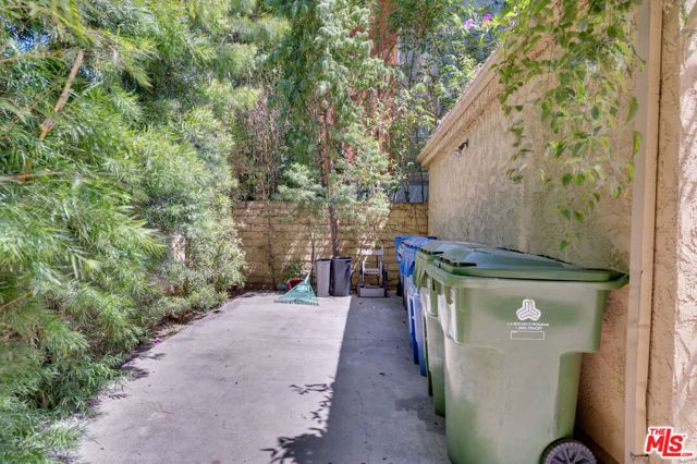1902 Granville Avenue, Los Angeles, CA 90025