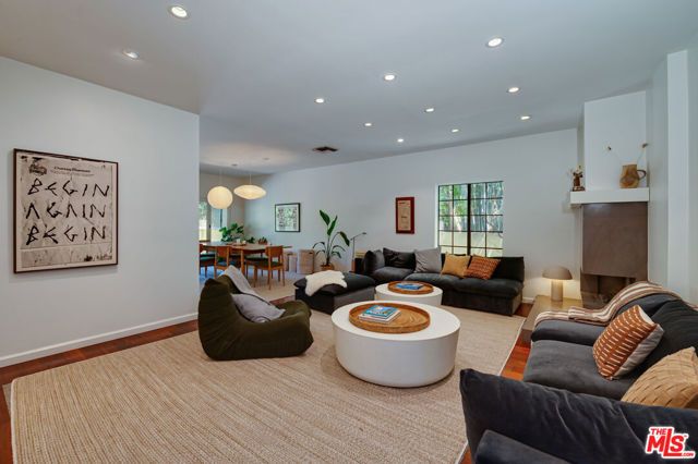 1902 Granville Avenue, Los Angeles, CA 90025