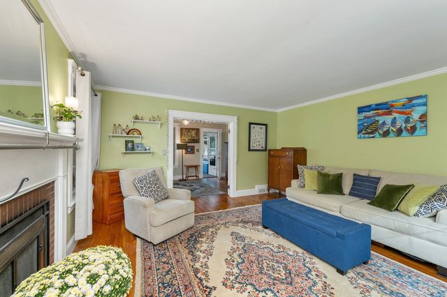5 Grant St, Chelmsford, MA 01863