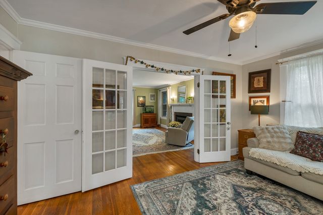 5 Grant St, Chelmsford, MA 01863