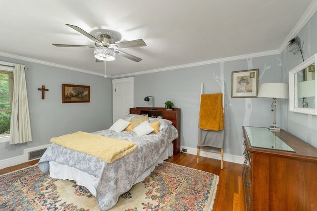 5 Grant St, Chelmsford, MA 01863