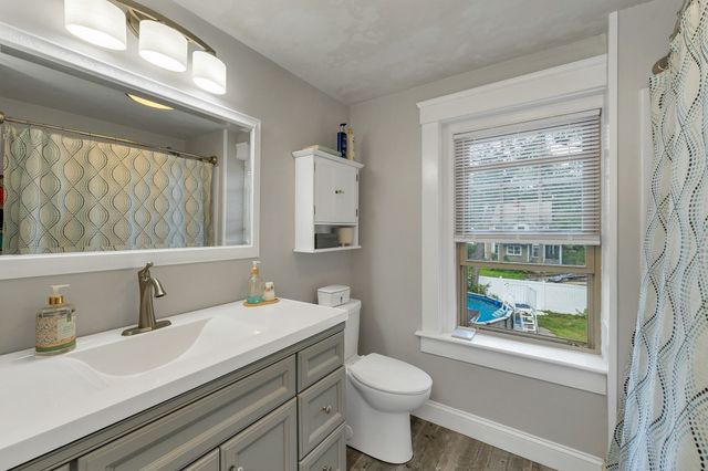 5 Grant St, Chelmsford, MA 01863