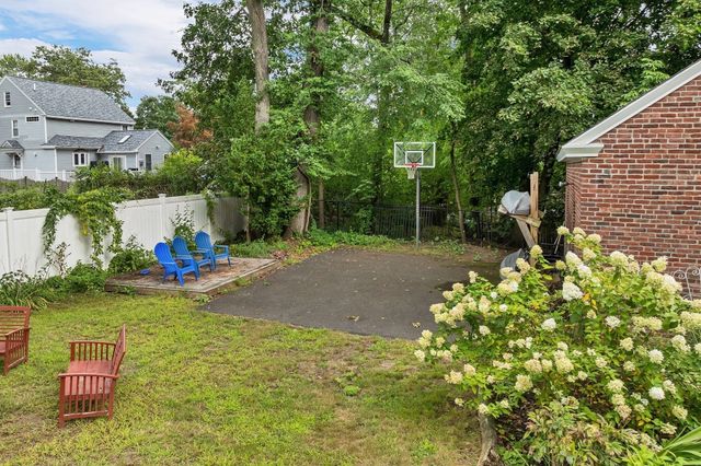 5 Grant St, Chelmsford, MA 01863