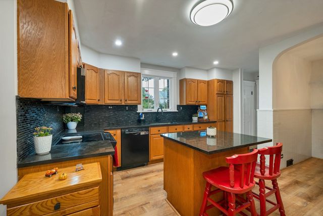 5 Grant St, Chelmsford, MA 01863