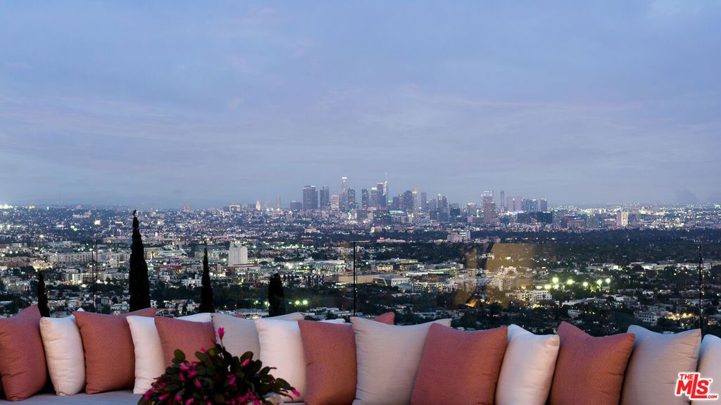 Image 2 of property listing at 1641 Woods Drive, West Hollywood, CA 90069