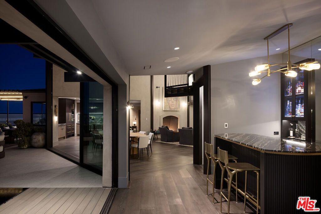 Image 35 of property listing at 1641 Woods Drive, West Hollywood, CA 90069