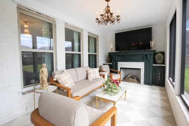 126 Kings Wood Avenue, Thibodaux, LA 70301