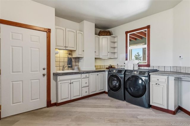 8124 S Ireland Way, Aurora, CO 80016