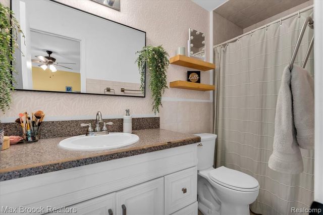 36467 Park Place Drive 64, Sterling Heights, MI 48310