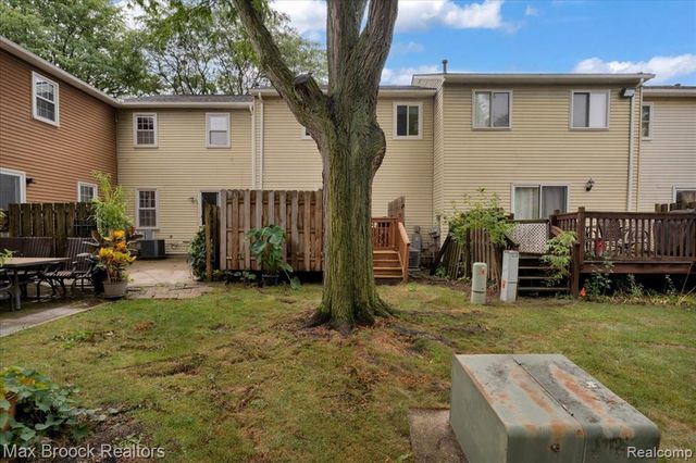 36467 Park Place Drive 64, Sterling Heights, MI 48310