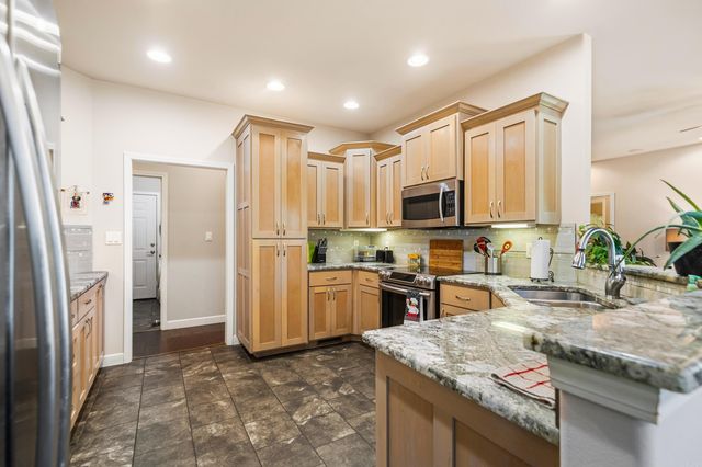 415 Kirschwood Dr, Hot Springs, AR 71913